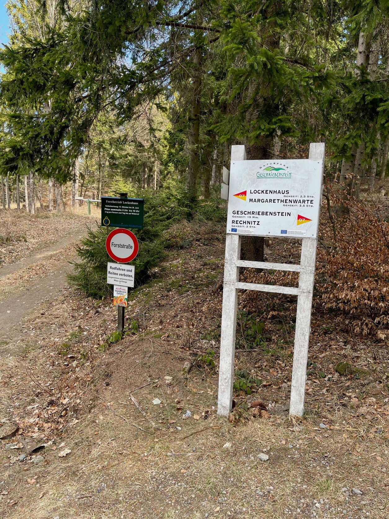 Wegweiser zum Geschriebenstein